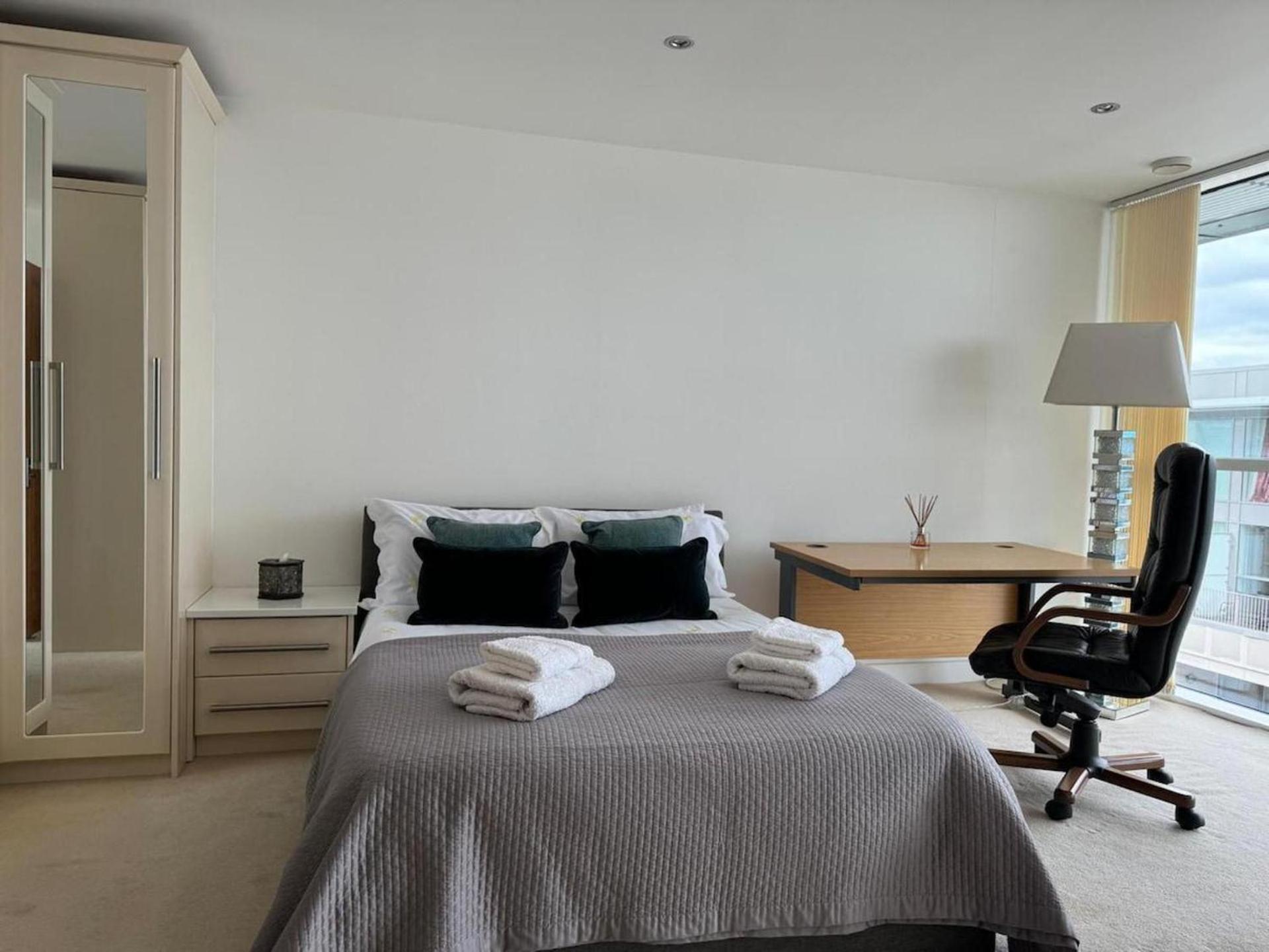 Royal Docks Luxury 3 Bedroom Apartment London Luaran gambar